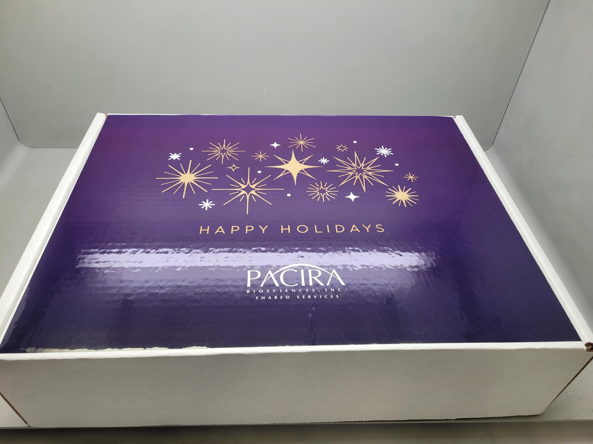 Happy Holidays Gift Box